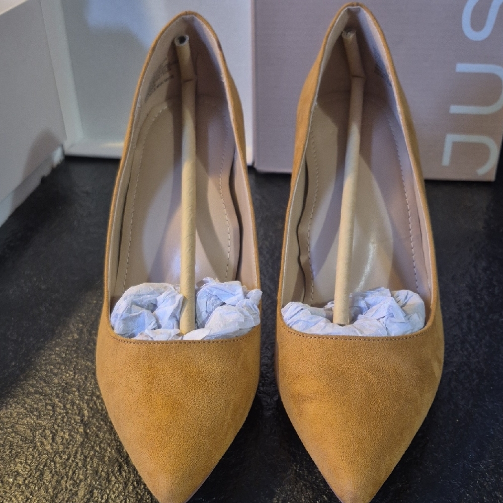 Chic Mustard Suede Heels